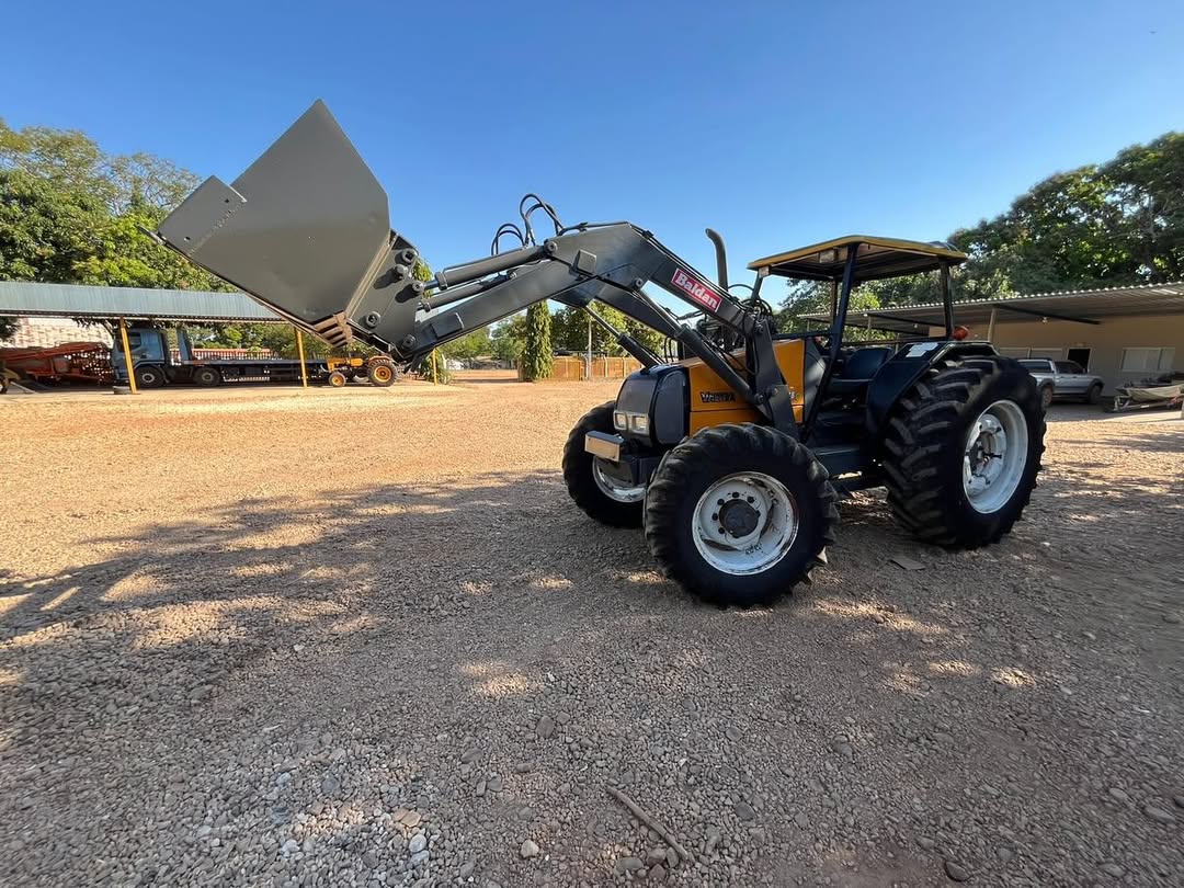 VALTRA BL88 2009 Conjunto fronta Concha - Funcionando