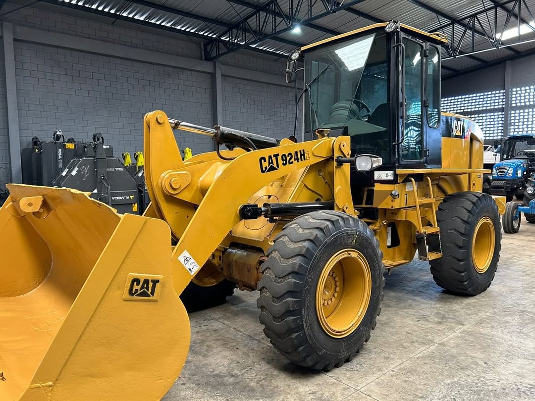 Pá Carregadeira Caterpillar 924H Z Cabine original 2010 - Funcionando