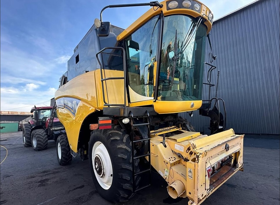 Colheitadeira New Holland CR 5080 - Ano 2012 - Funcionando