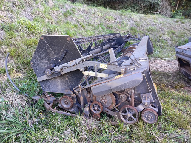 Massey Ferguson MF32 2011 – Funcionando