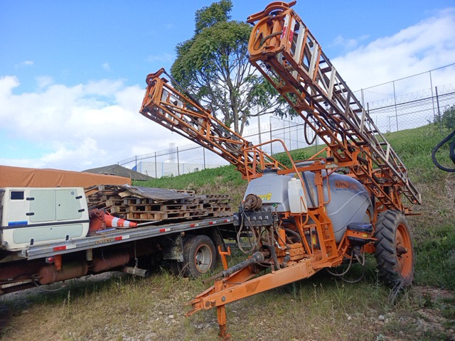 Jacto AM-24 2012 – Funcionando