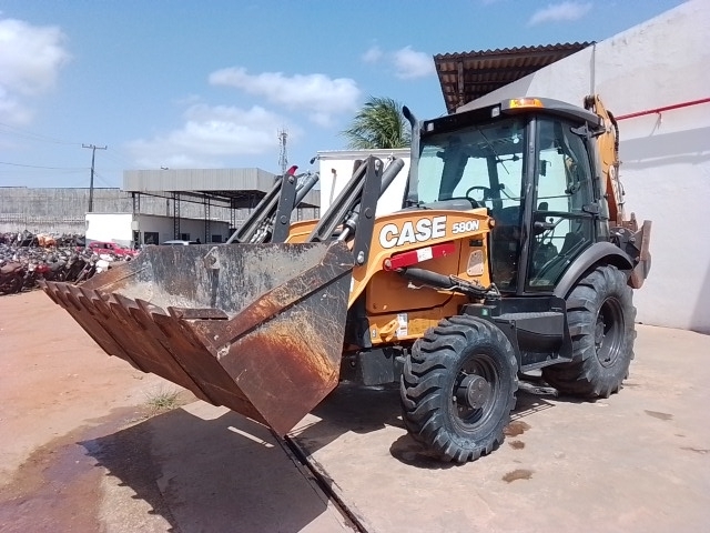 Case Retroescavadeira 580N 2022 – Funcionando