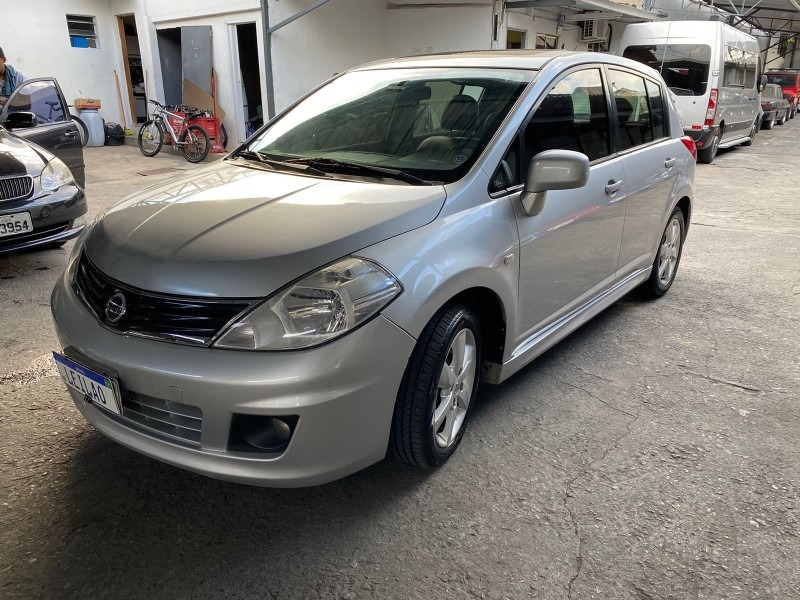 NISSAN – TIIDA 1.8 SL | 2011/2012 | FLEX (ÁLCOOL/GASOLINA) | PRATA – FUNCIONANDO