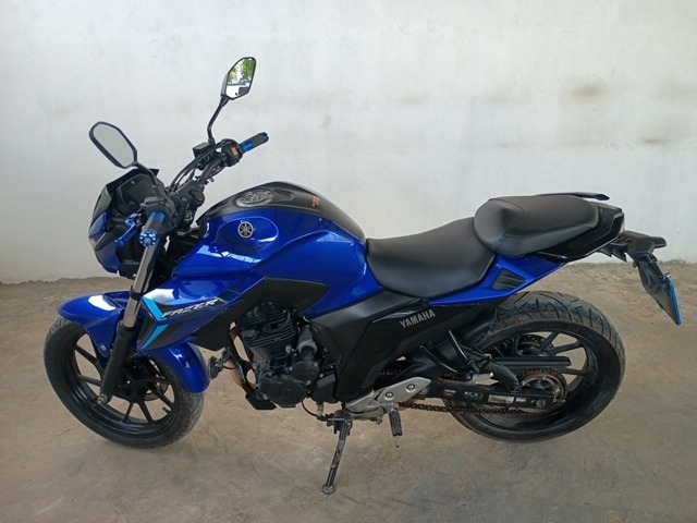 YAMAHA FZ25 FAZER 2025/2025 — Funcionando